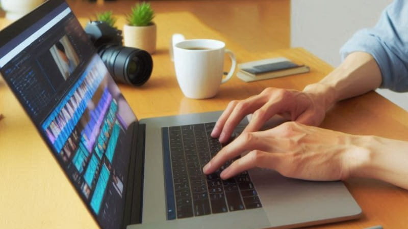 ムークリは未経験者をプロの動画編集者に導く実践型スクール